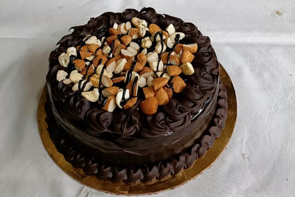 HOW TO MAKE CAKE DECORATING IDEA FOR BIRTHDAY BOY/BUTTERCREAM TUTORIALS FOR  CHARACTER CAKE/Kela-Kalu - YouTube