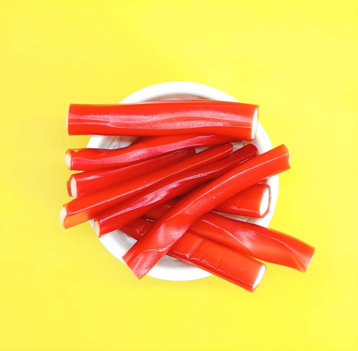 Giant Strawberry Cable Candy [100 G]
