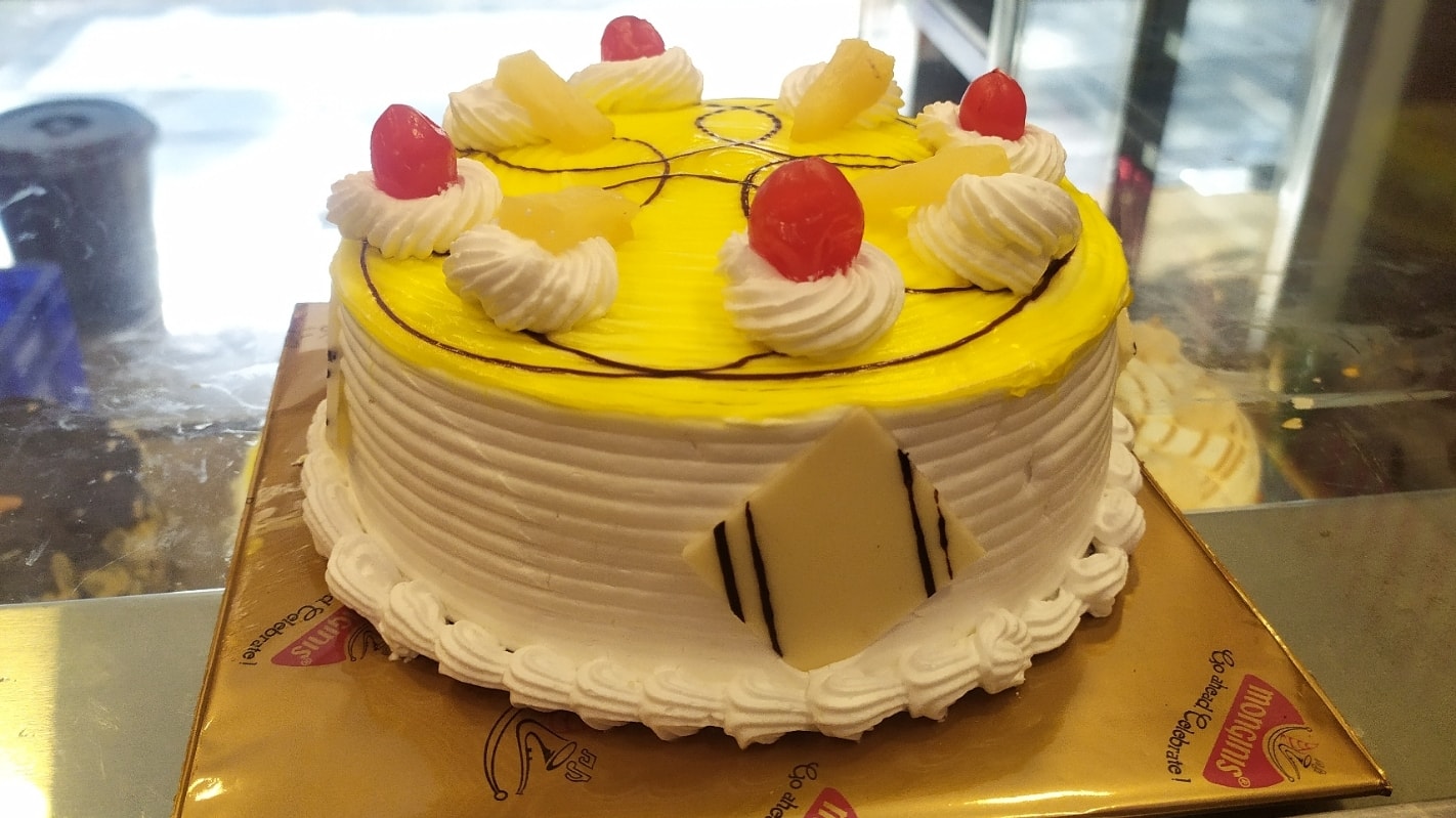 Pineapple Cake | Online delivery | Bakes N Cakes | Rohtak - bestgift.in