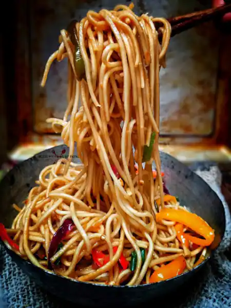 Veg Chilli Garlic Noodles