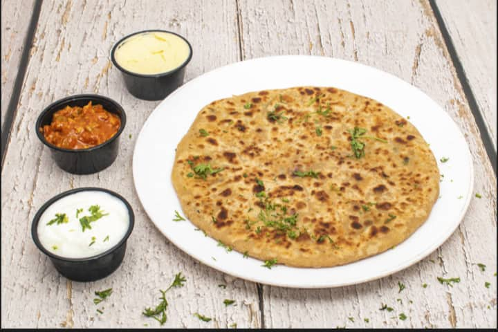 Aloo Schezwan Paratha