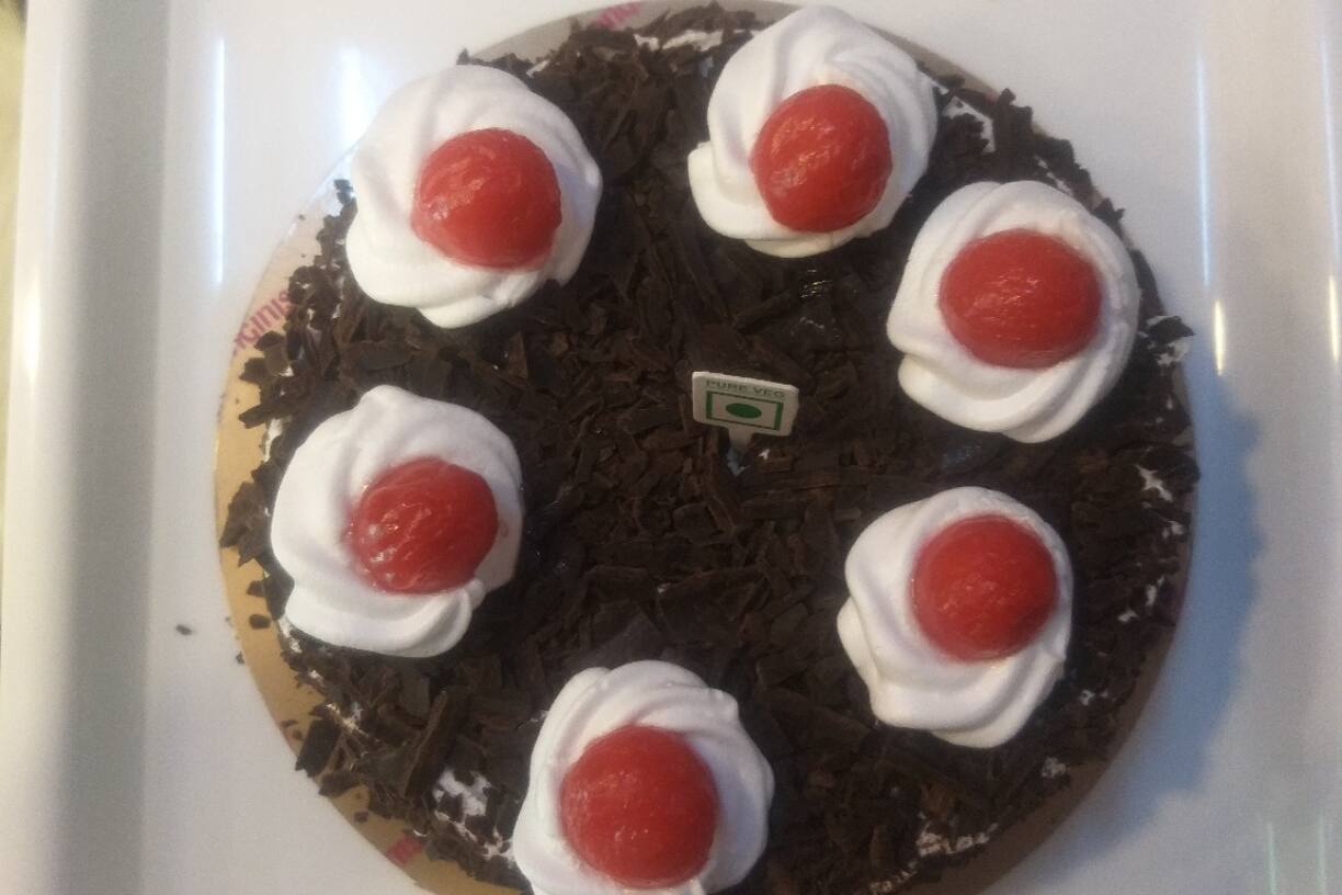 Black Forest Cake [1 Kg]