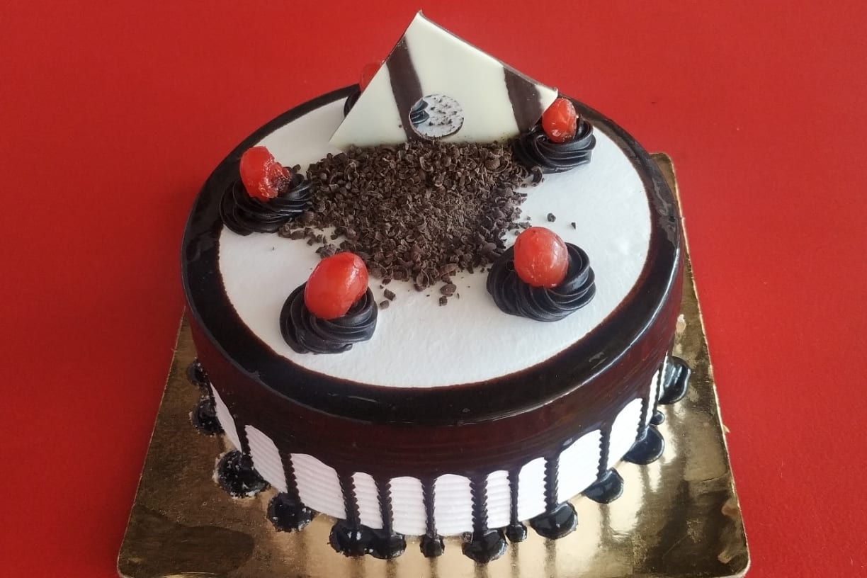 Birthday Cake Online to Perk Up Your Happy Moments