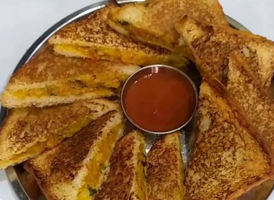 Paneer Bhurji Sandwich