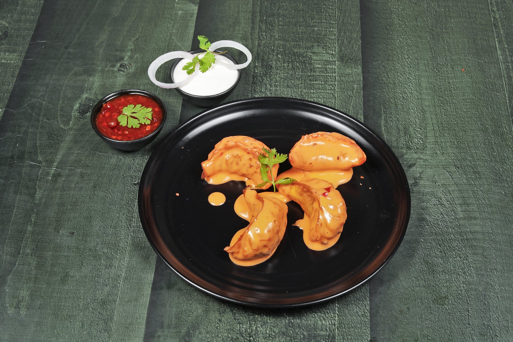 Chicken Tikka Gravy Momos [4 Pieces]