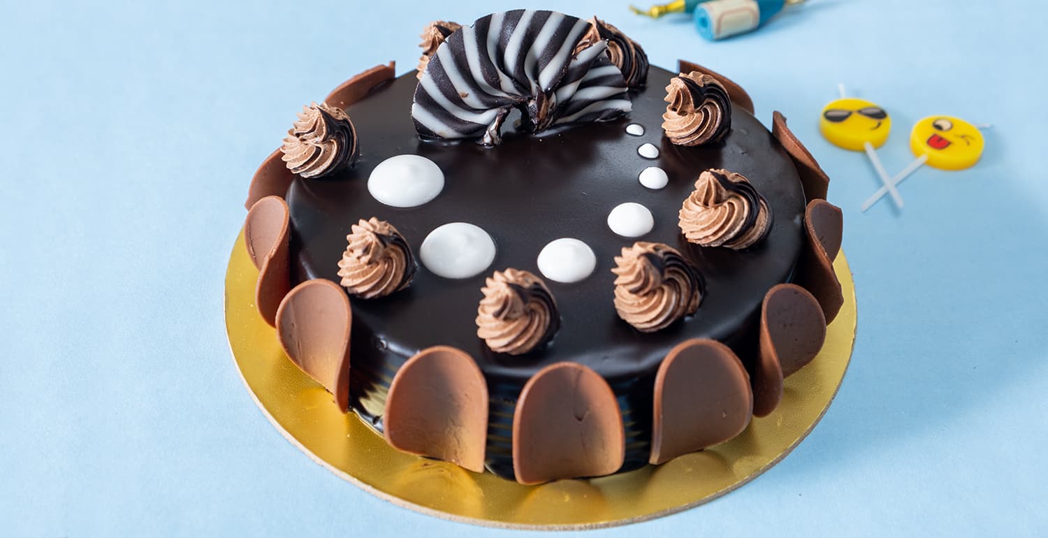 Buy Ribbons & Balloons Fresh Cake - Boraca Online at Best Price of Rs null  - bigbasket