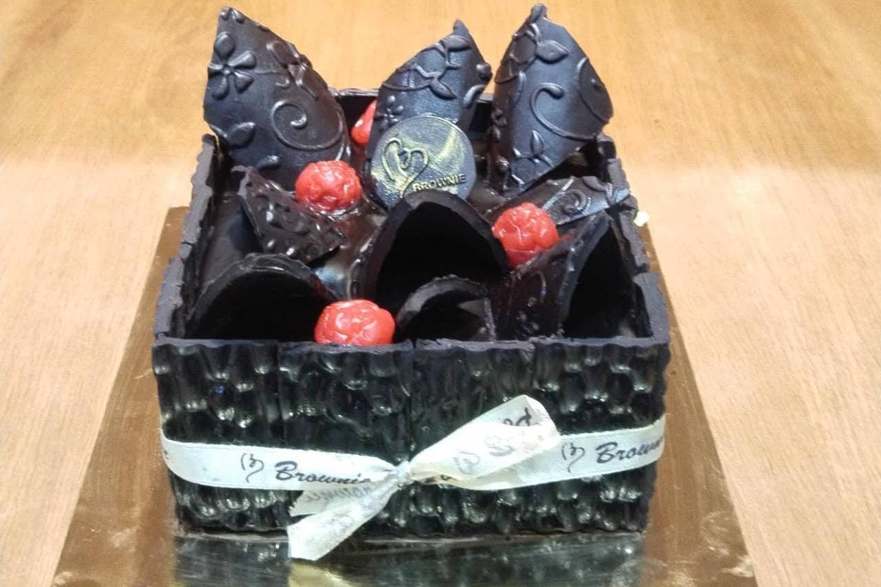 Wooden Basket Cake