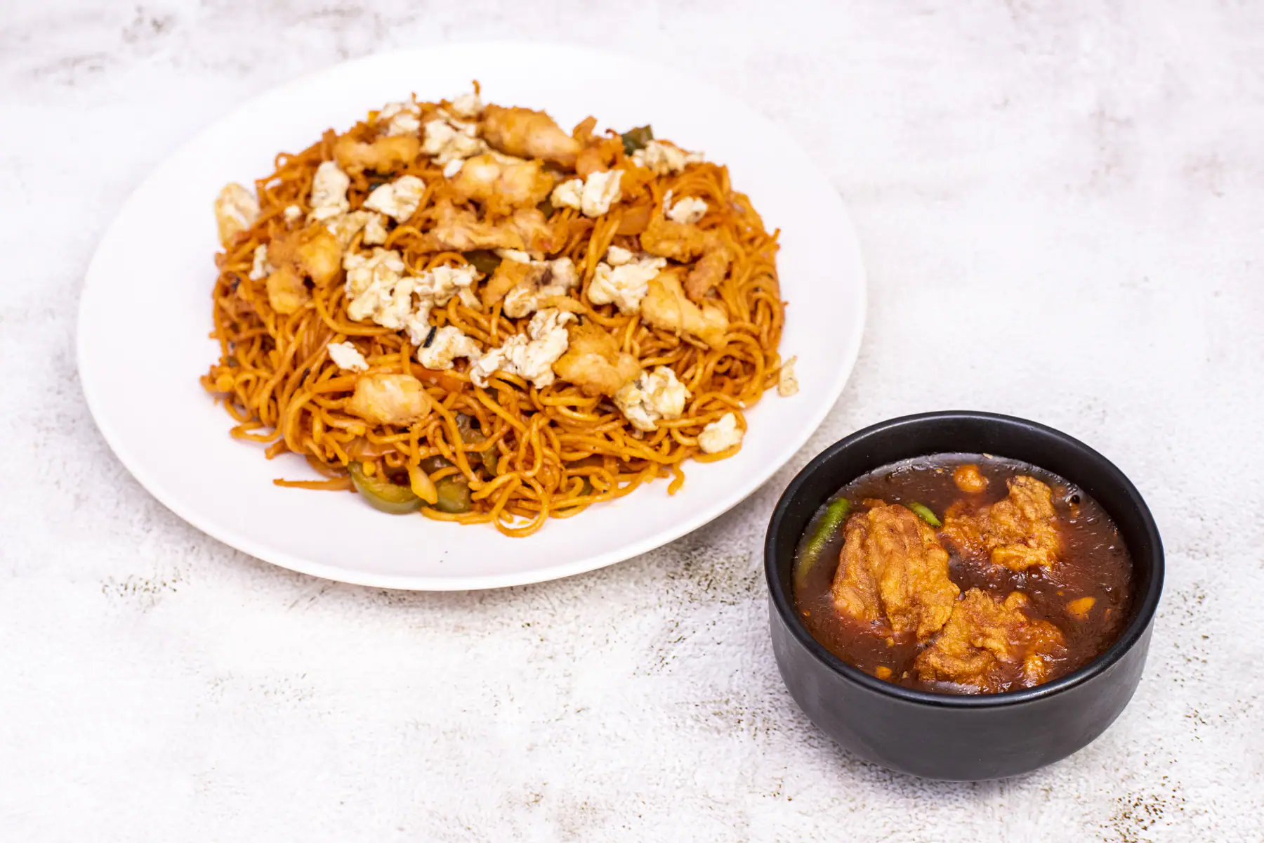 Egg Chicken Garlic Hakka Noodles Combo