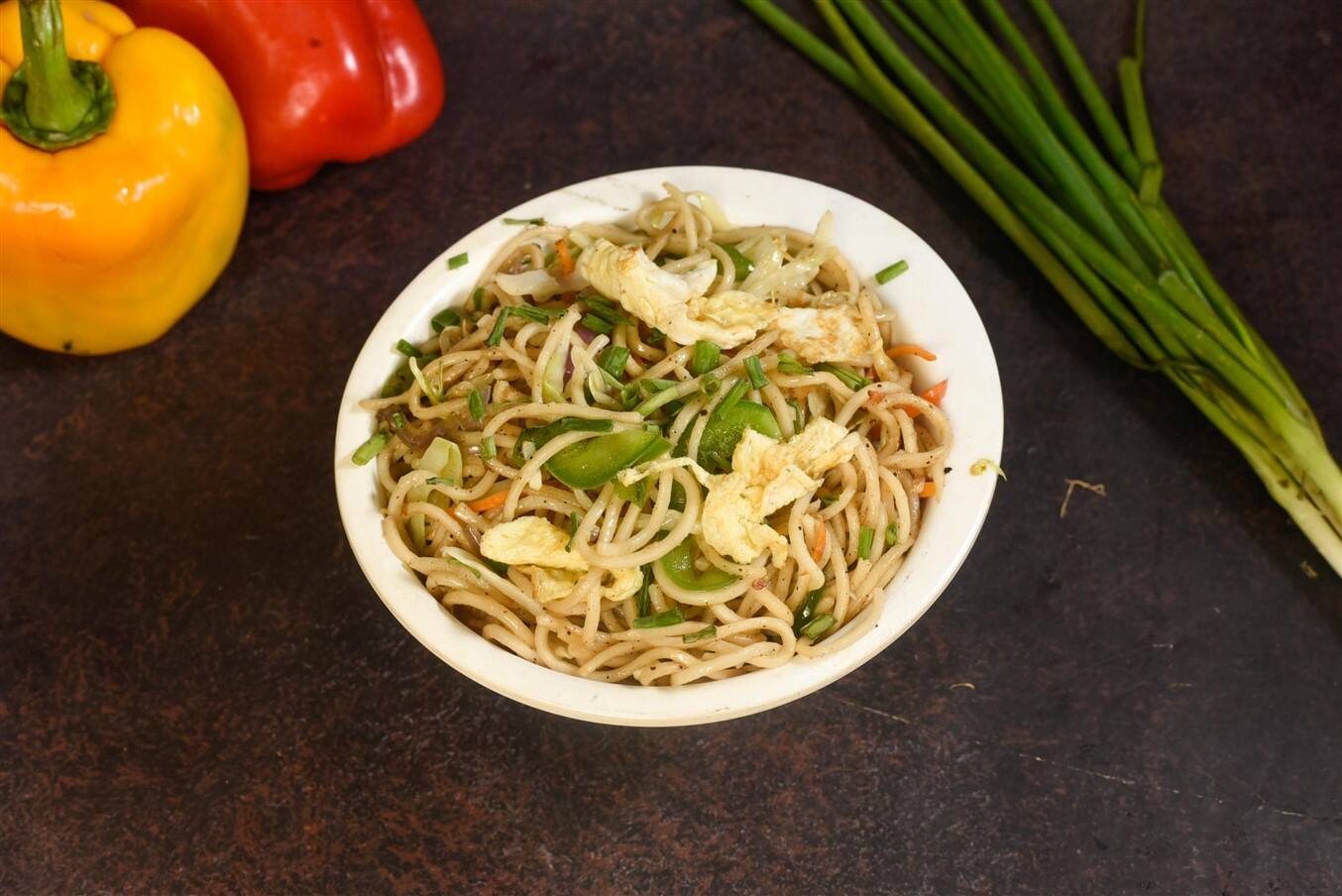 Egg Hakka Noodles