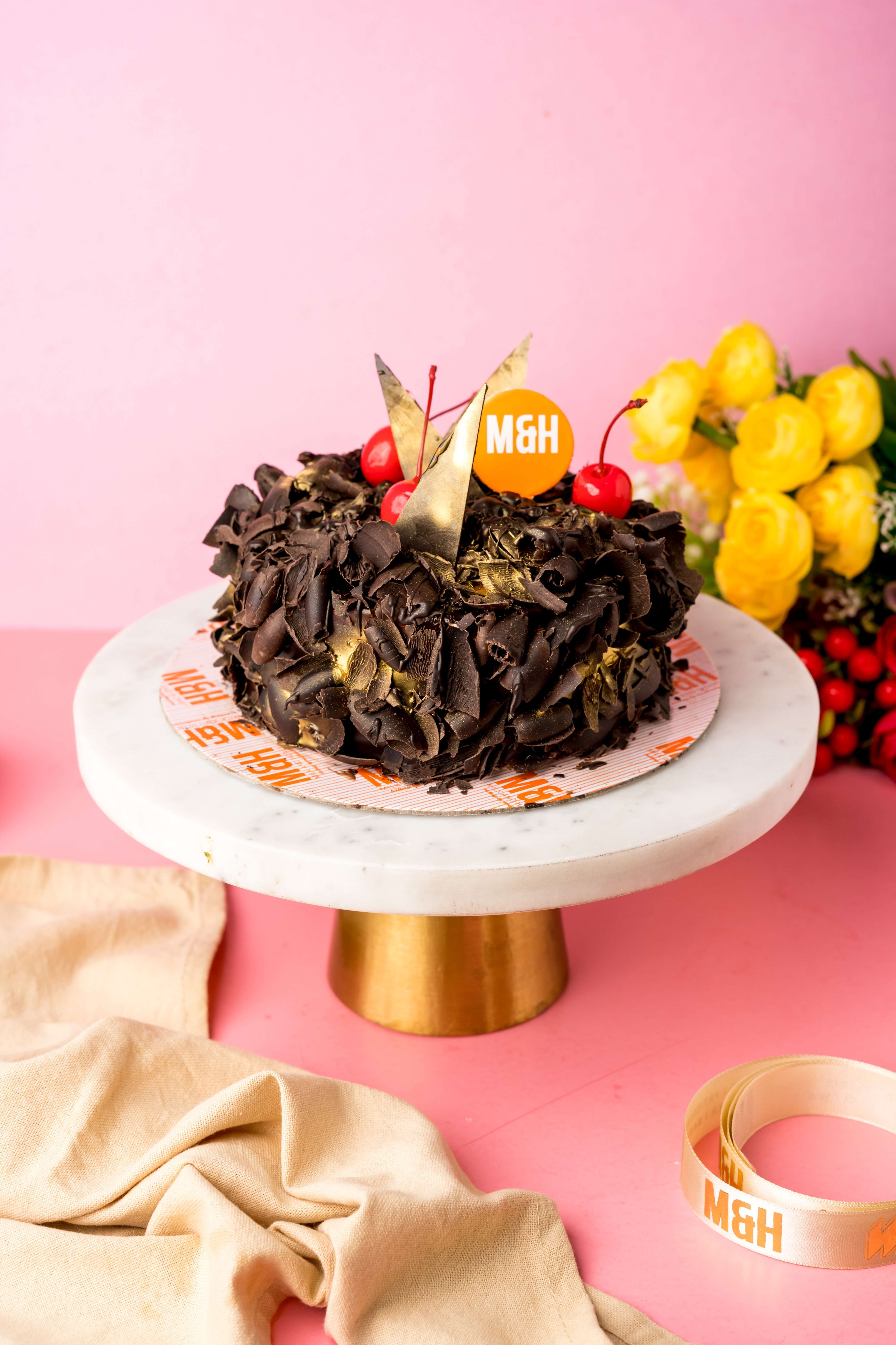 Chocolate Cream Cake 500 gm – India's Best Florist Autumn Lotus