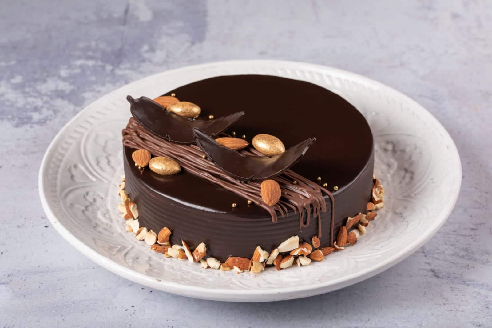 Giant Nutella crackle cake | It's like a regular chocolate crackle cake.  But huge. https://www.taste.com.au/recipes/giant-nutella-chocolate-crackle- cake/vzw9owhc | By Taste.com.auFacebook