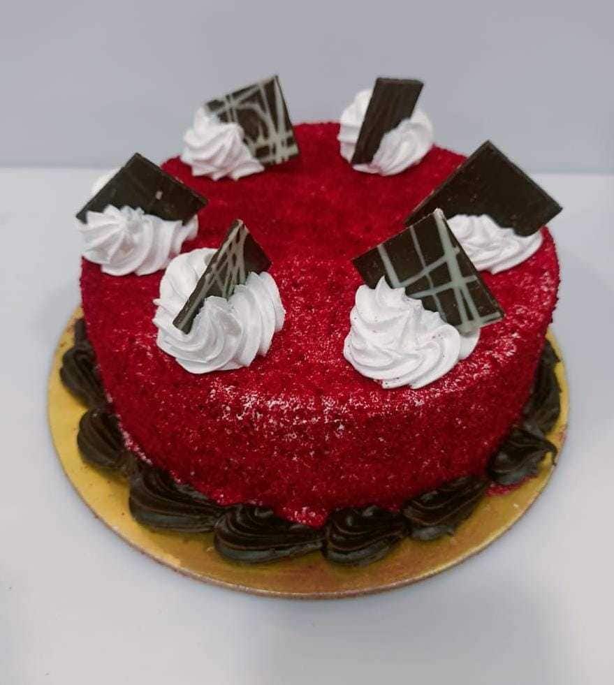 Square Black Forest Photo Cake| Send Cake to Bhopal| At Best Price| Free  Shipping| Onlinecake.in | Photo cake, Online cake delivery, Birthday cake  delivery
