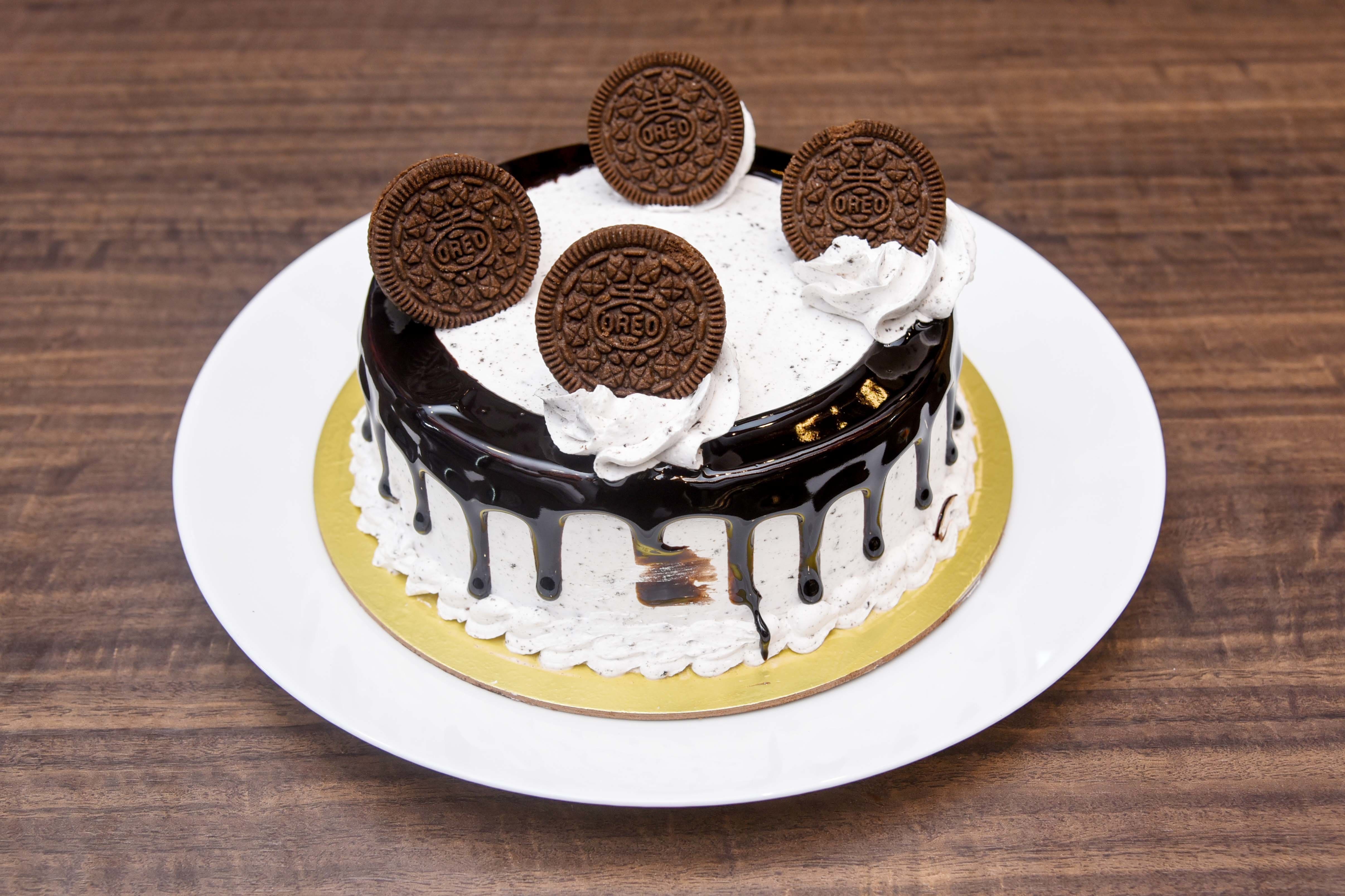 Order Cake Online in Varanasi,Mughalsarai Chandauli Cake Parlour