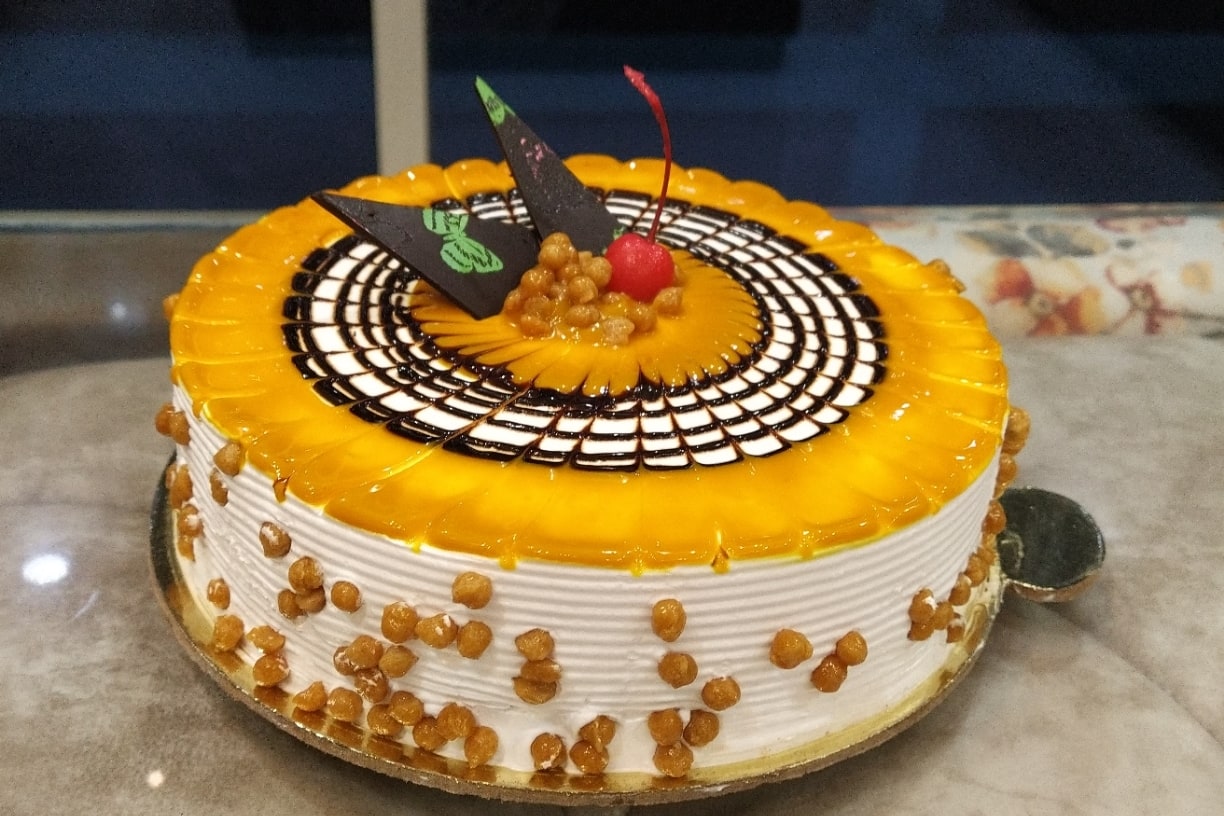 Best Motichur Ladoo semi fondant cake In Pune | Order Online