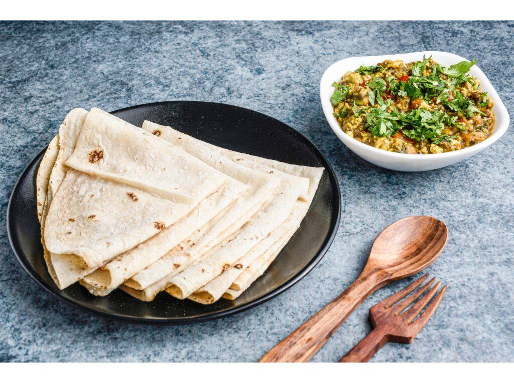 Egg Tadka With 5 Rumali Roti Combo