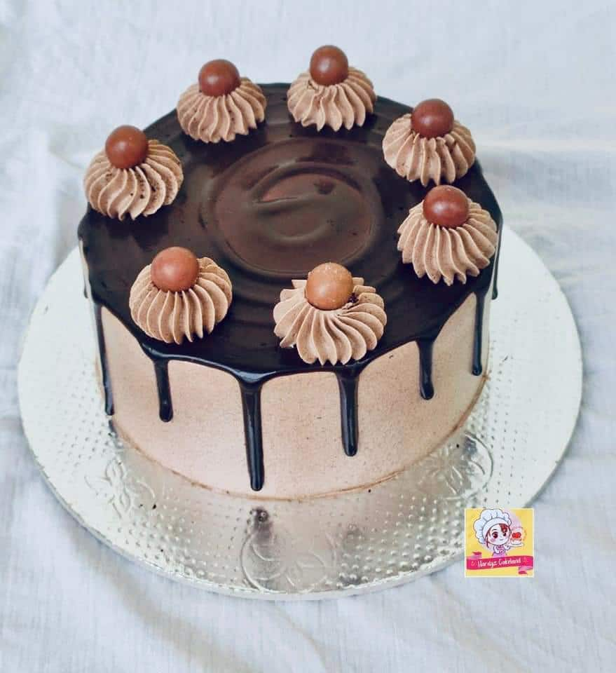 Buy Premium Blackforest Cake Online in India