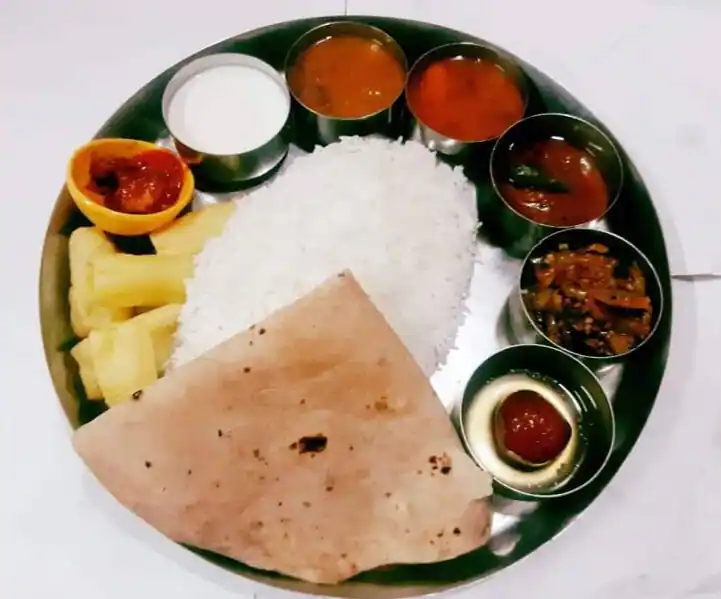 SHRI GAYATRI UDIPI TIFFINS AND MEALS