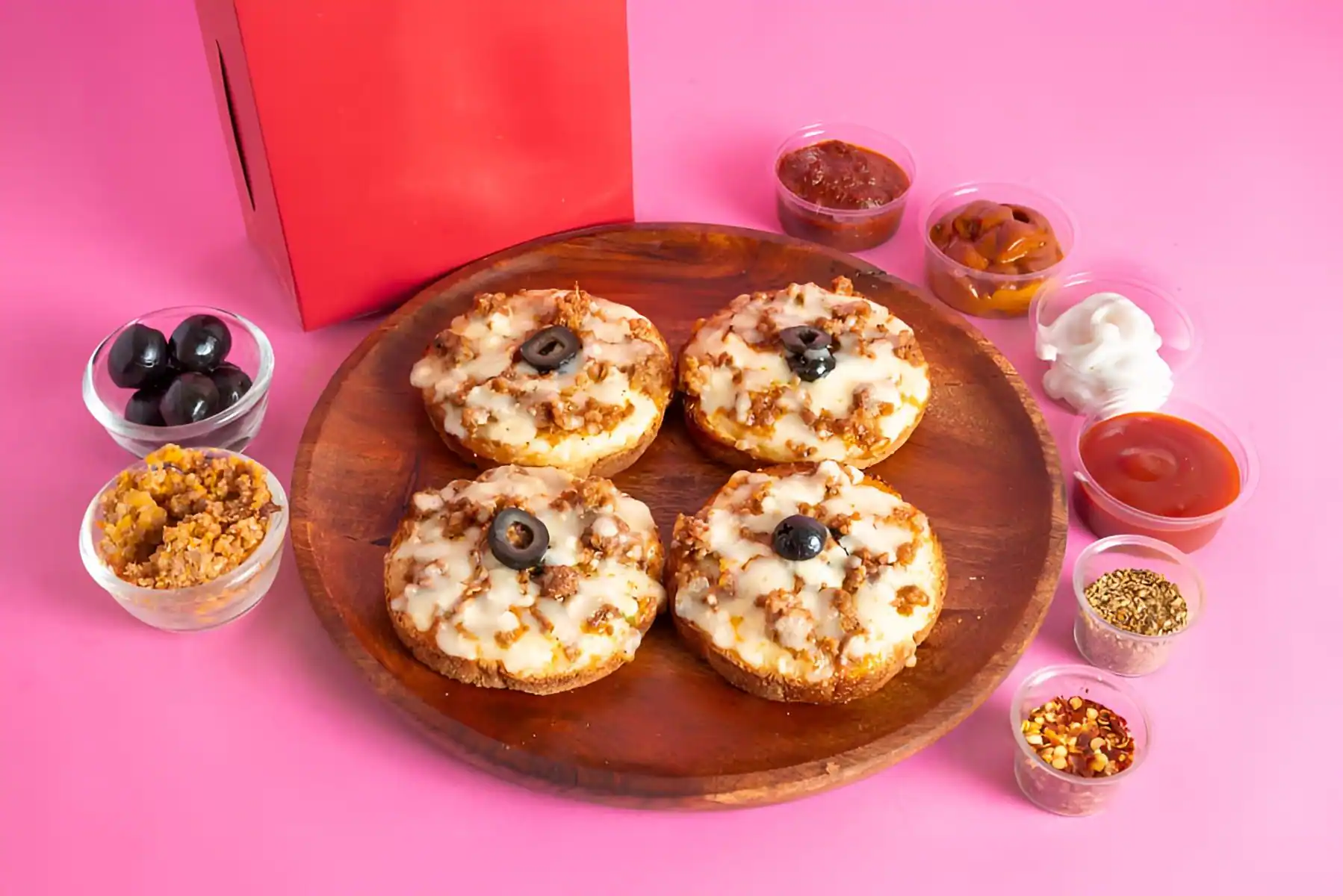 Mutton Cheese Loaded Garlic Bread (4 Pcs)