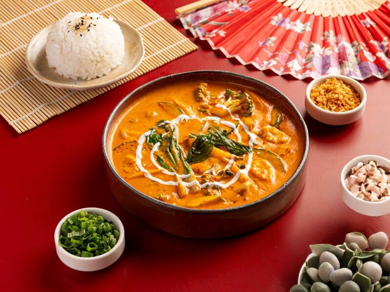 Veg Thai Curry Red - Served With Steam Rice