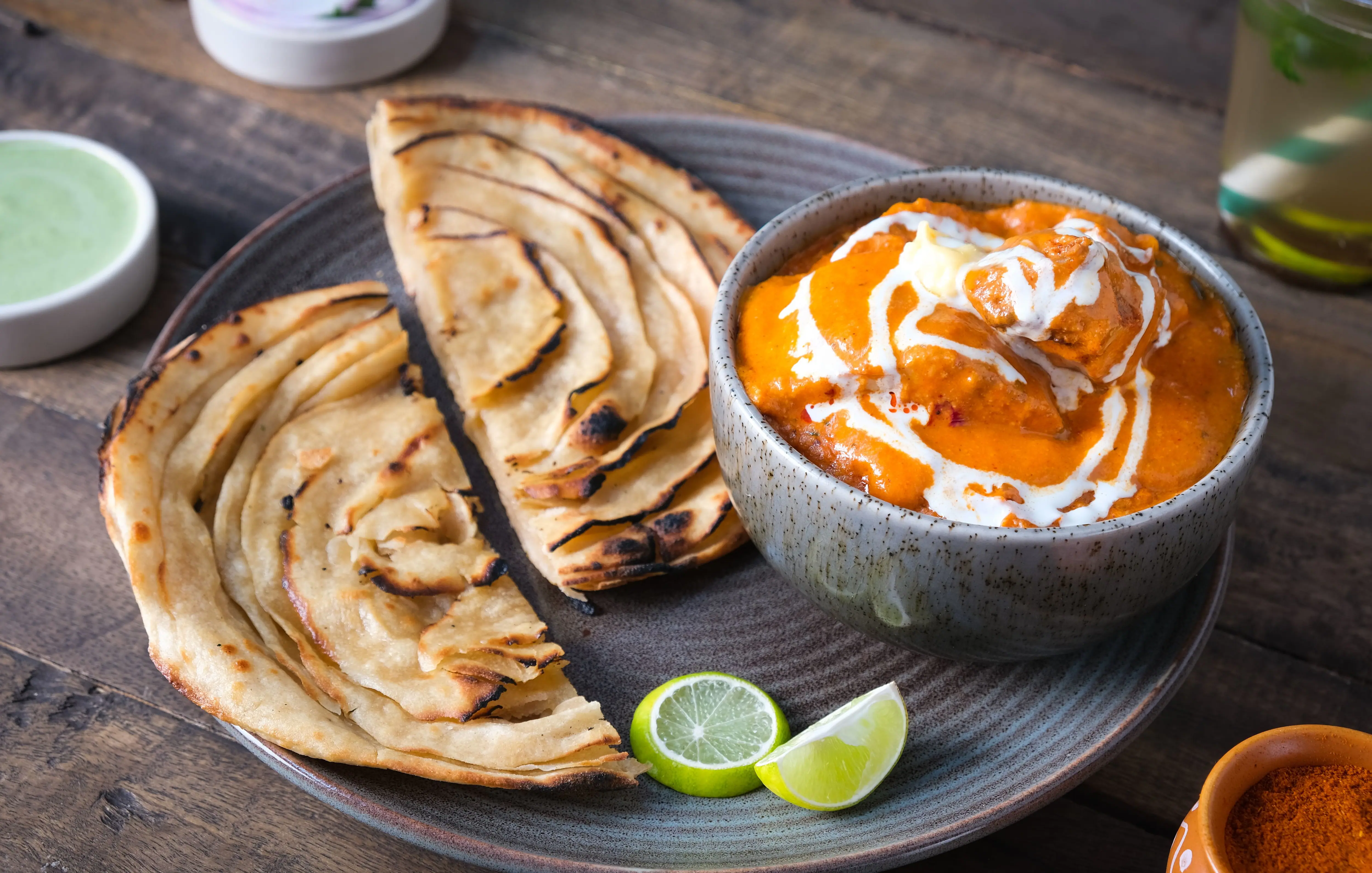 Butter Chicken With 2 Lachha Paratha