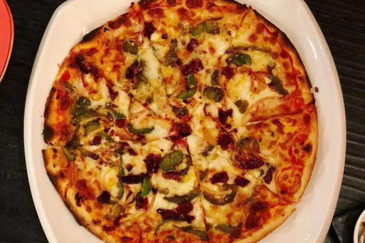 Spicy Chicken Pizza