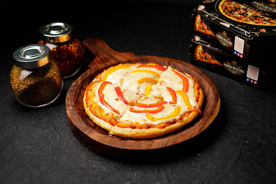 Cheesy Veggie Blast Pizza