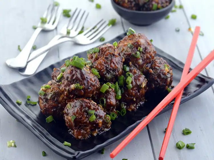 Veg Manchurian Dry (8 Pcs)