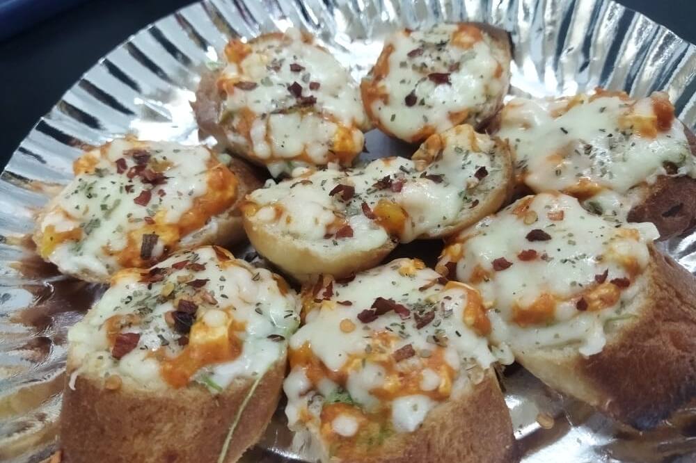 Tandoori Cheese Garlic Bread