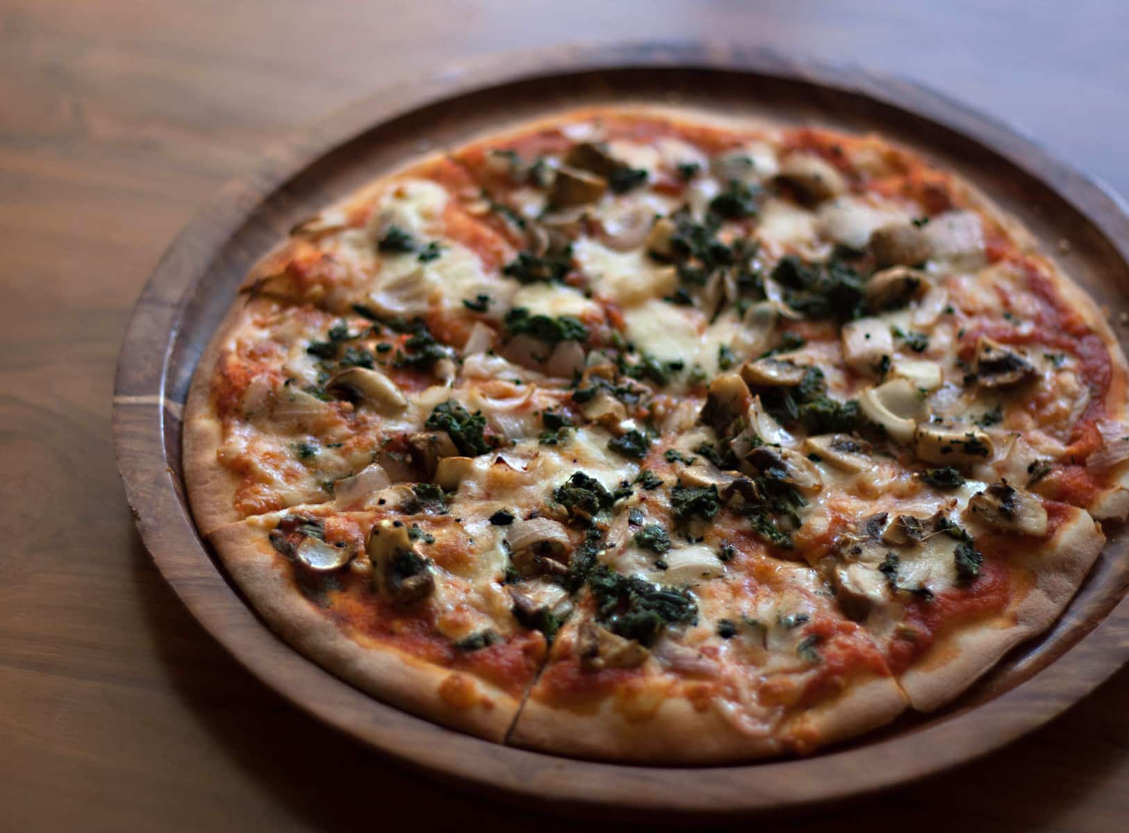Grilled Mushroom, Spinach & Onions Pizza