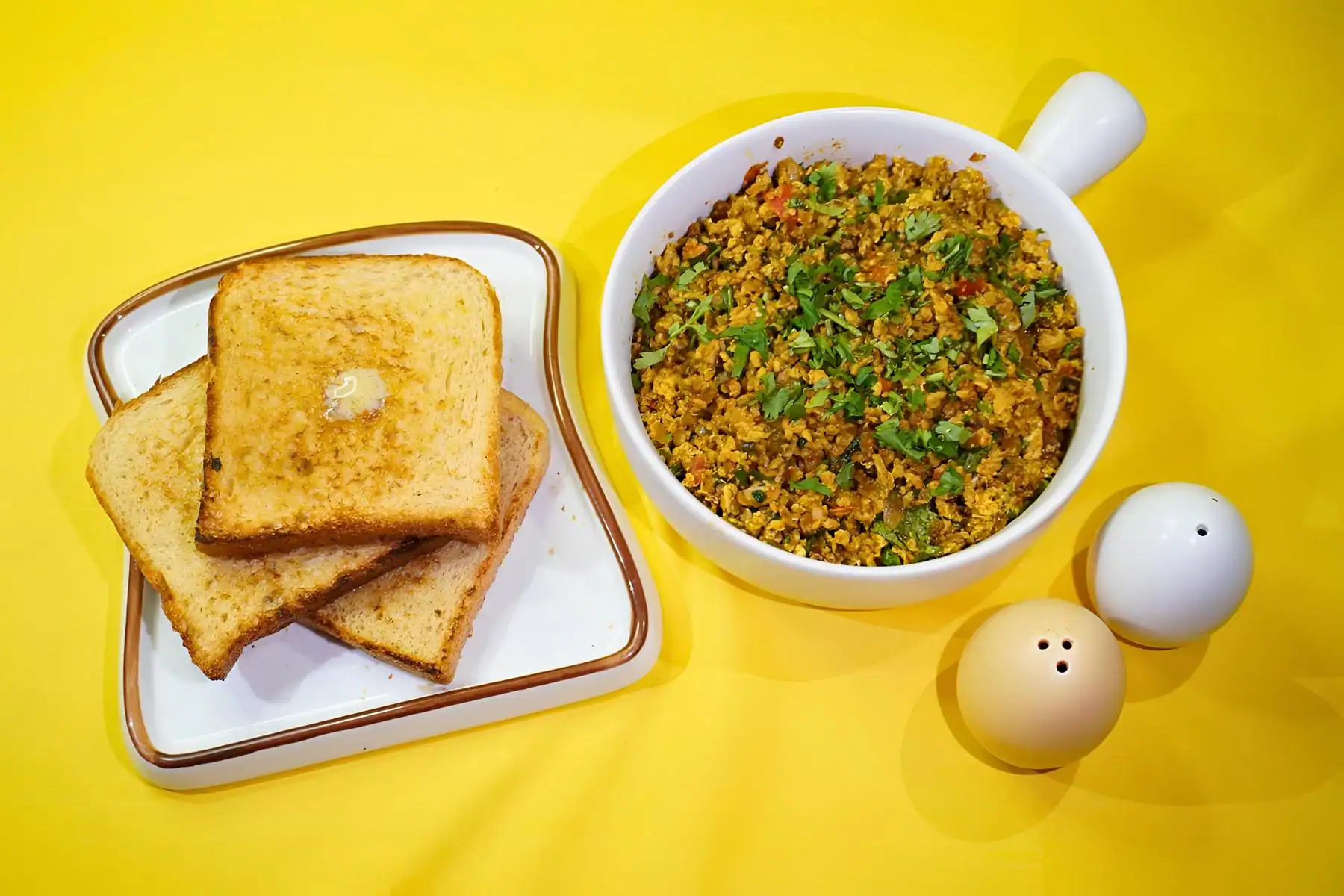 White Robert Masala Bhurji