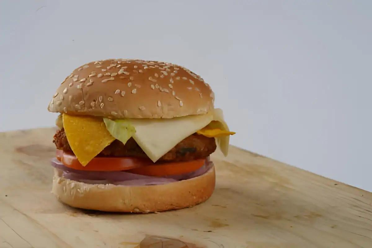 Veg Cheese Crispy Nachos Burger