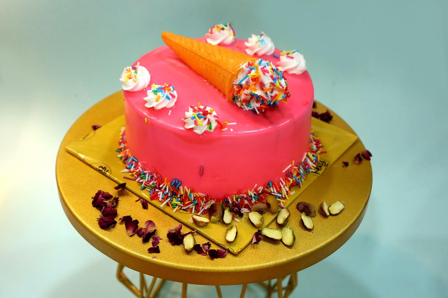 ❤ cake with Kulfi falooda flavour 🎂... - Surbhi's Cake Studio | Facebook