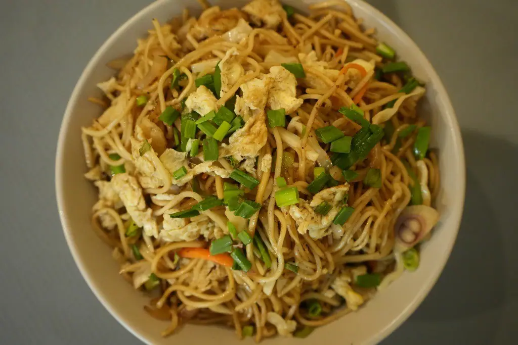 Egg Hakka Noodles