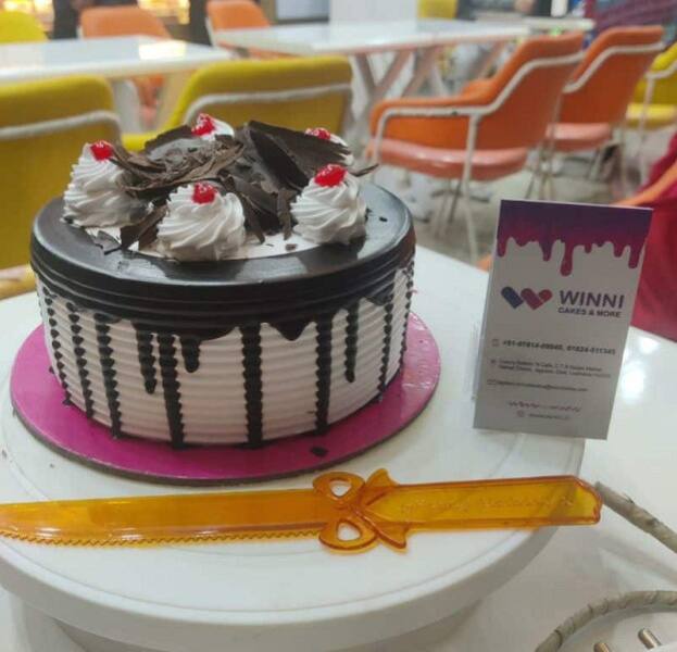 Order Online Kitkat Photo Cake From #1 Cake Delivery Platform - Winni.in |  Winni.in