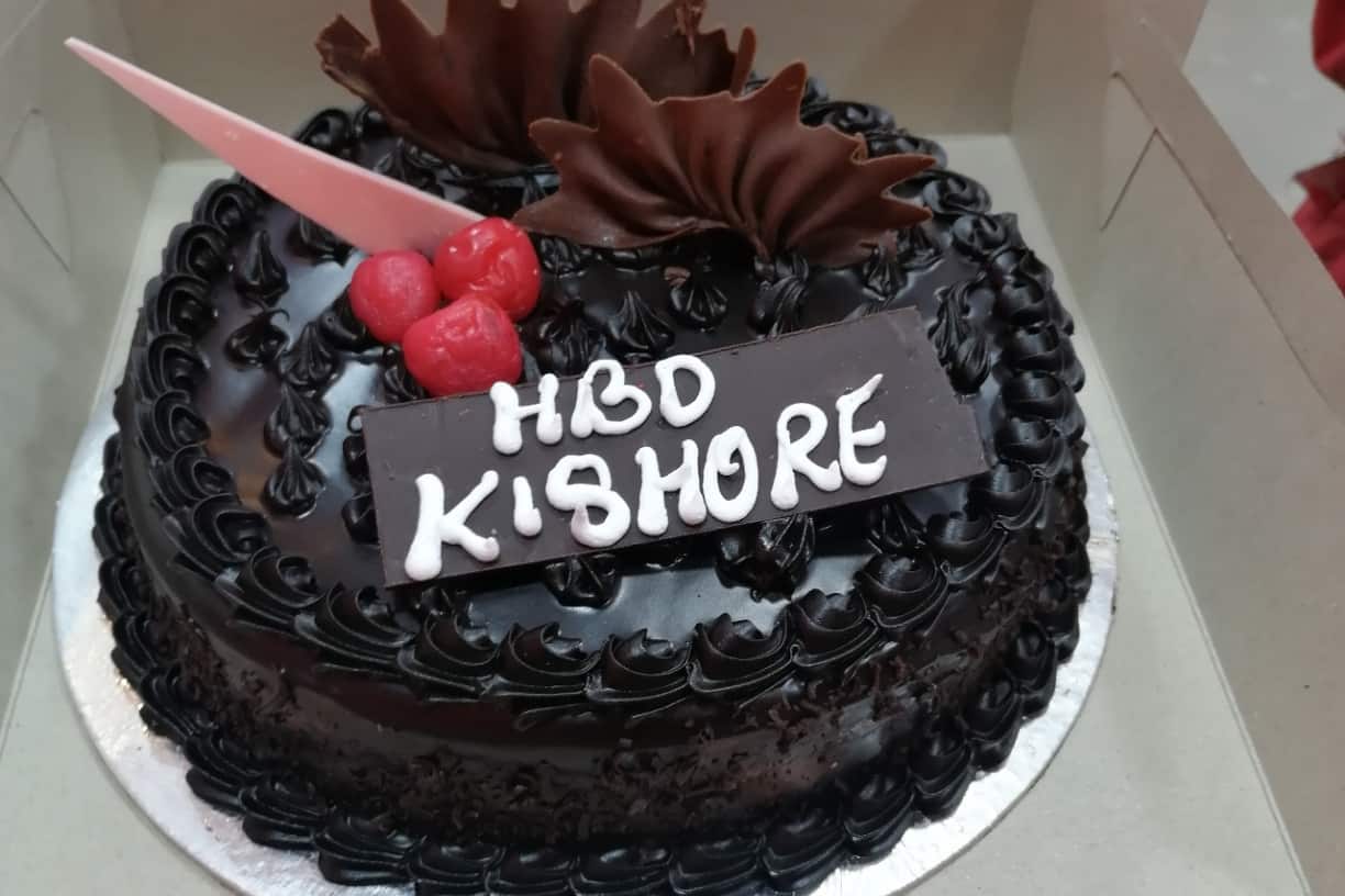 ❤️ Red White Heart Happy Birthday Cake For Kishore