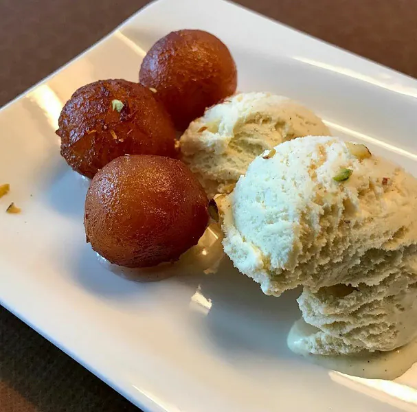 Gulab Jamun With Vanilla Ice Cream