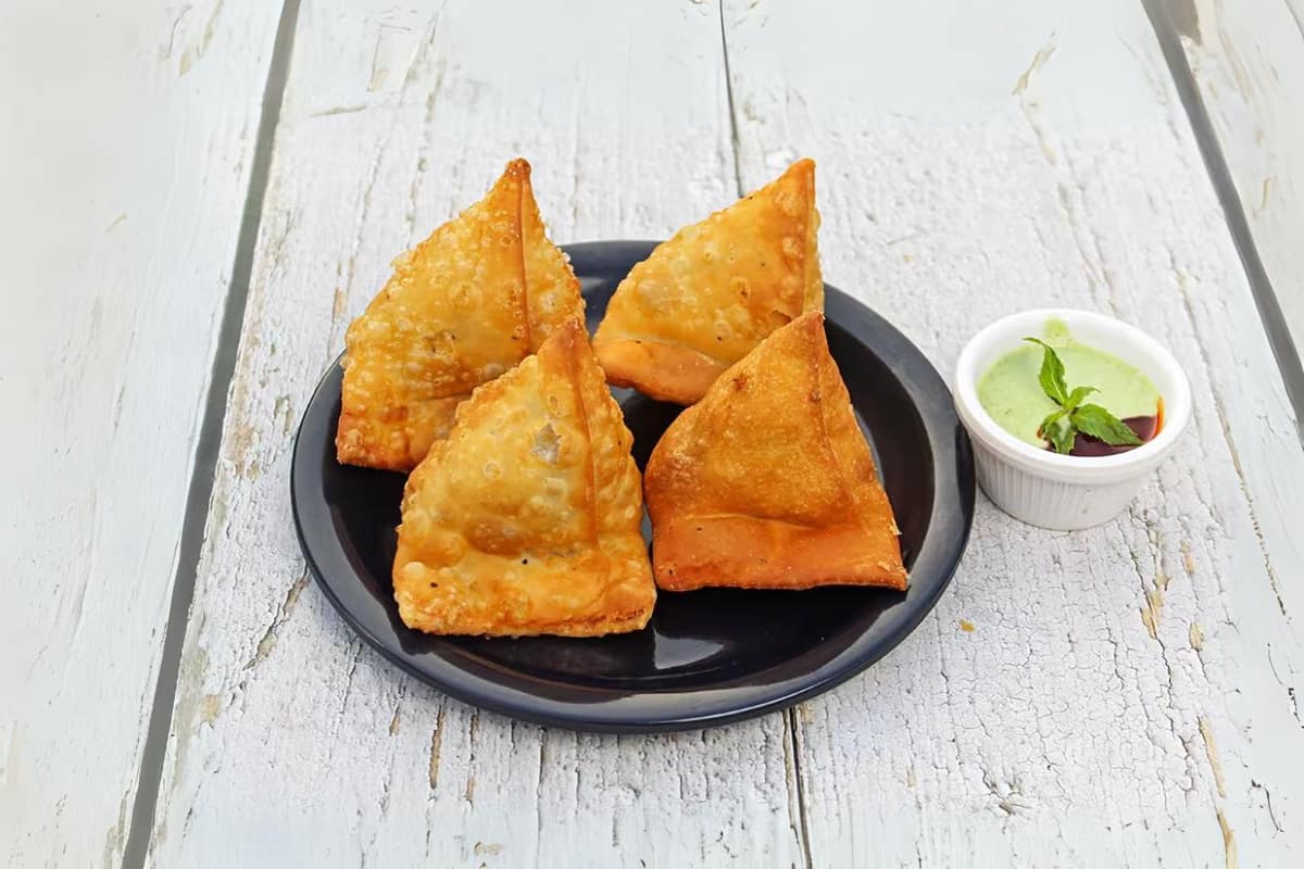 Macaroni Samosa [1 Piece]