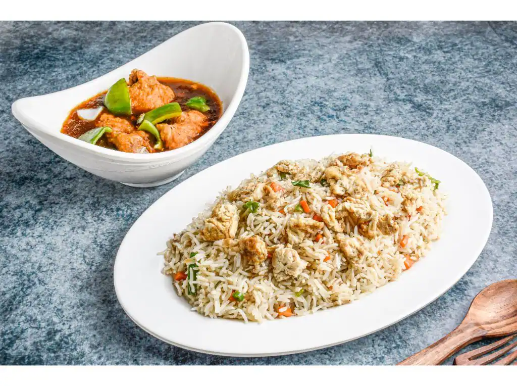 Egg Fried Rice With Boneless Chilli Chicken [3 Pieces] [Serves 1]