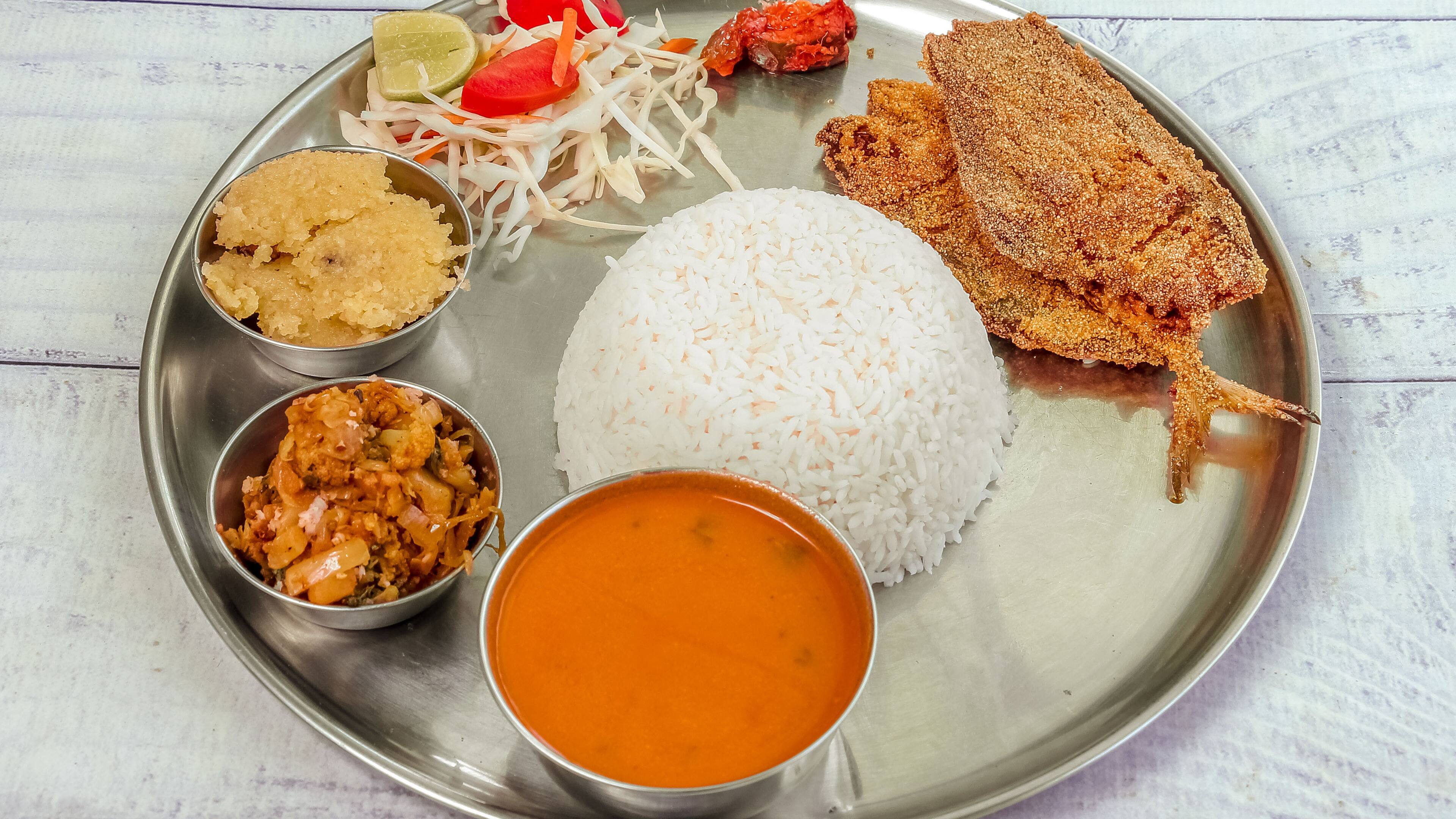 Goan fish curry with rice