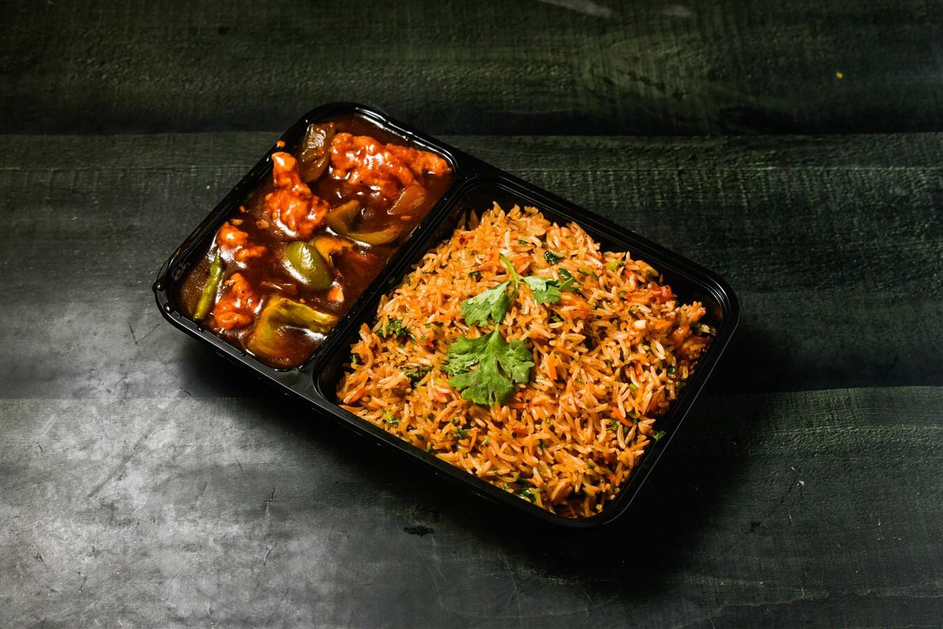 Veg Manchurian Rice With Boneless Chilli Chicken [3 Pieces]