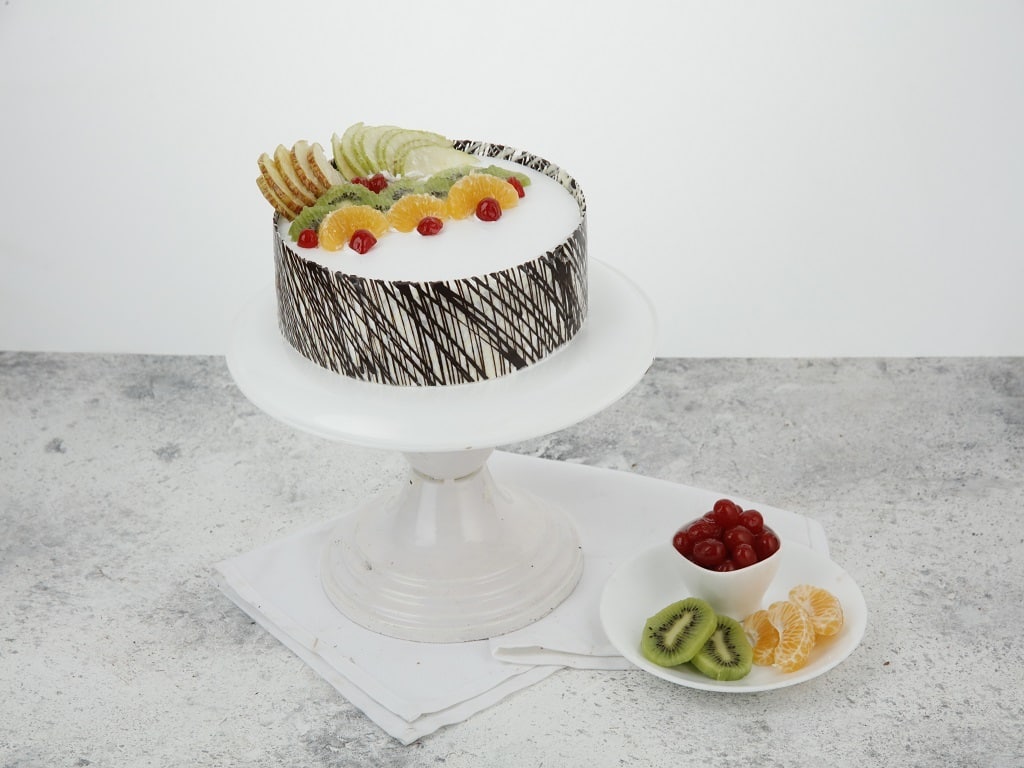 Order & Send Delight Pineapple Cake Online Same Day from CakeFlowersGift.com