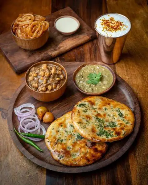 Amritsari Kulcha Thali