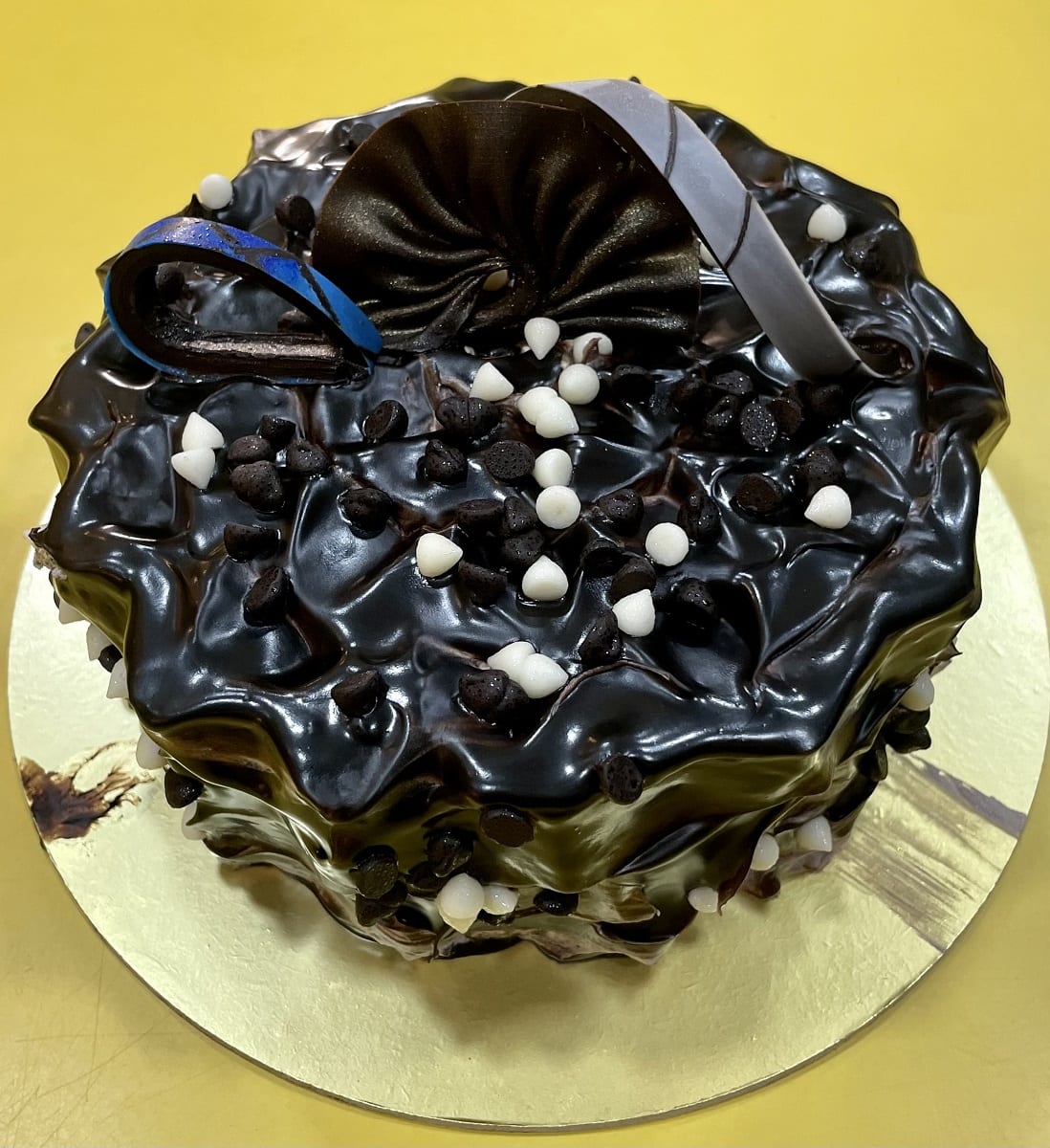 Easy & Quick Birthday Cake | मिनटों में बनाये बर्थडे केक वो भी ब्रेड से |  Eggless Instant Cake - YouTube