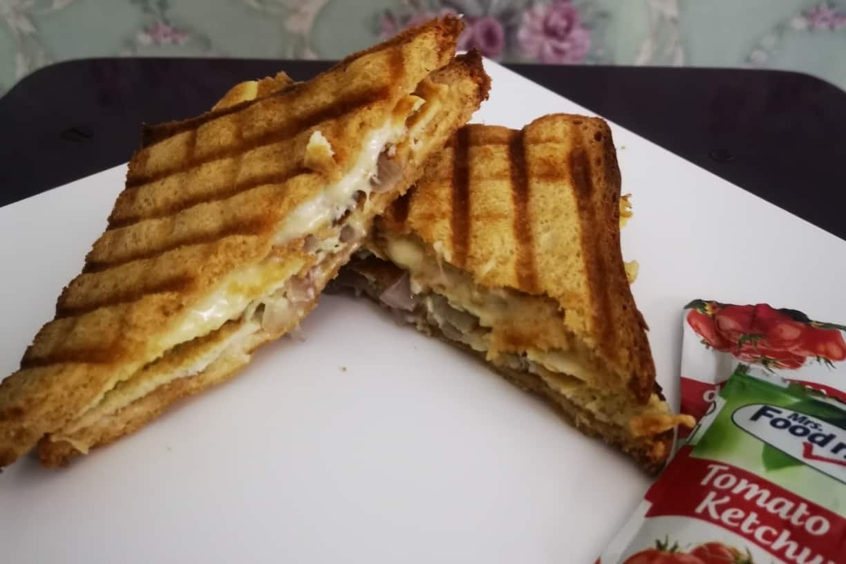 Masala Cheese Omelette Sandwich