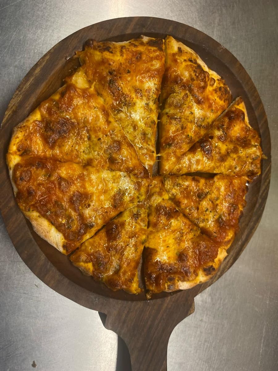 Margherita Pizza [9 Inches, Thin Crust, Handcraft]