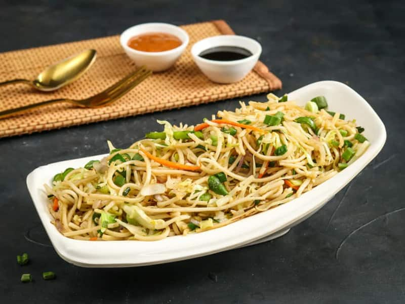 Veg Hakka Noodles