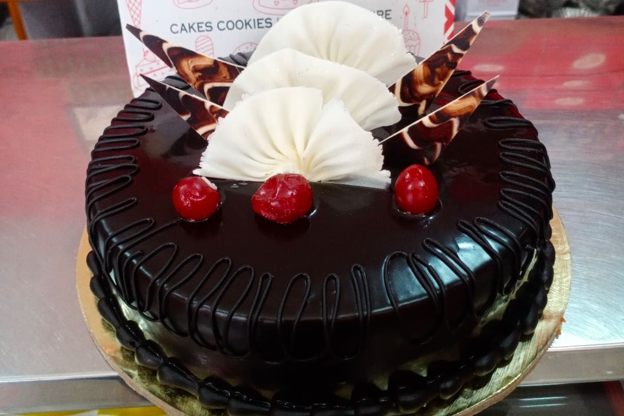 Layers Life A Little Sweeter in Opp. Axis Bank, Opp. Metro Pillar No.  864,Jhajjar - Best Customised Cake Retailers in Jhajjar - Justdial