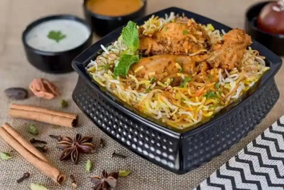 Food Planet And Court