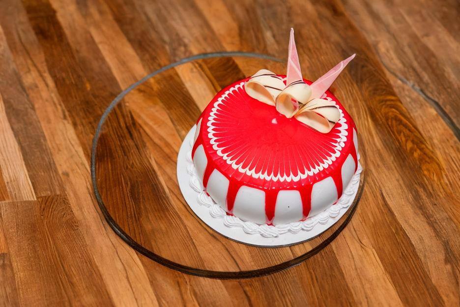 Strawberry Cake [1 Kg]