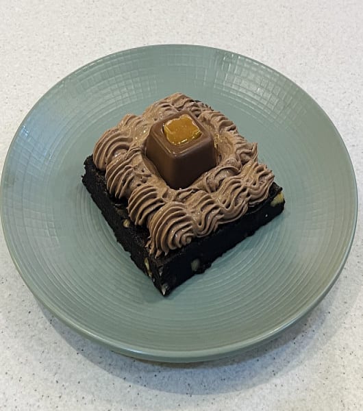 Share 76+ bombay bakery macaroon cake latest - in.daotaonec